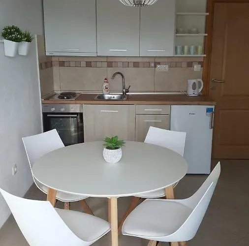 Apartments Crikvenica شقة *